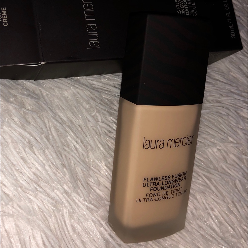 Laura Mercier flawless fusion ultra longwear